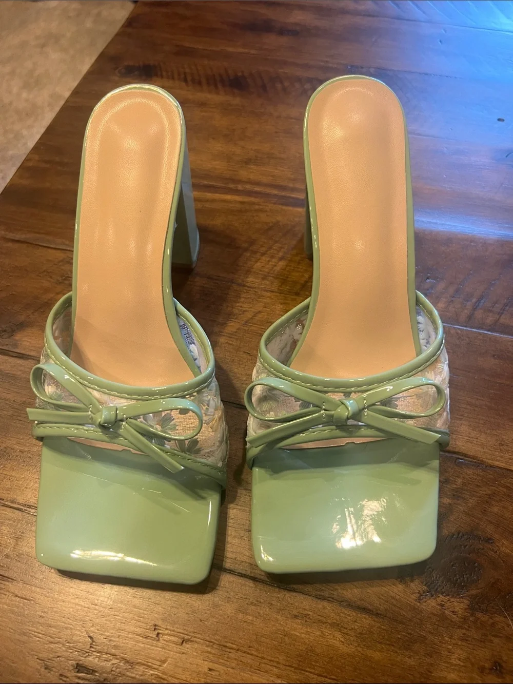 SHEIN Light Green Patent Square-Toe Bow Heels Size 8.5 worn once